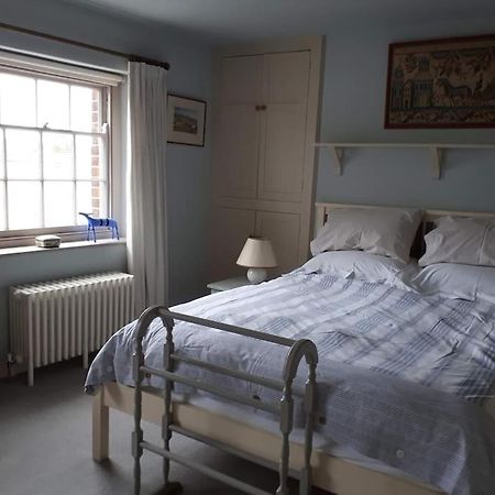 No. 27'S Self-Catering Flat For A Memorable Break. Apartamento Bridport Exterior foto