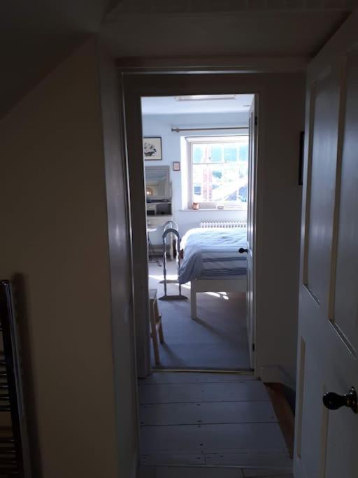 No. 27'S Self-Catering Flat For A Memorable Break. Apartamento Bridport Exterior foto
