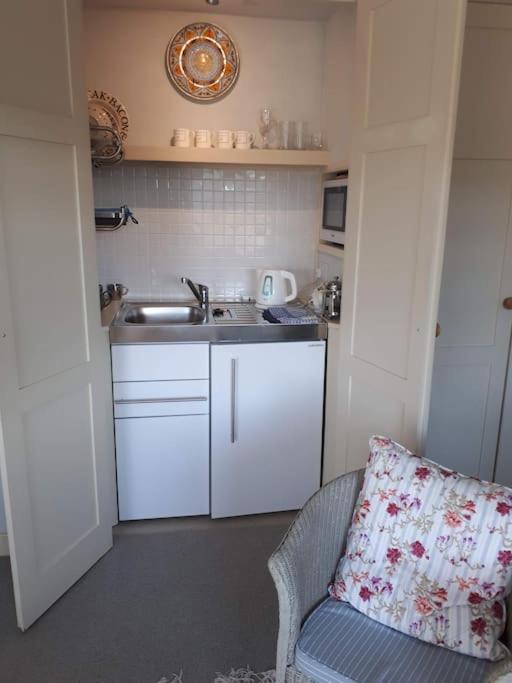 No. 27'S Self-Catering Flat For A Memorable Break. Apartamento Bridport Exterior foto